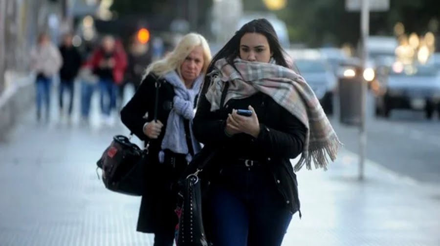 Rige una alerta amarilla por las bajas temperaturas en AMBA: hasta cuándo se extenderá la ola de frío