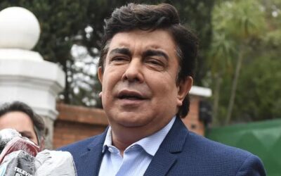 Denunciaron a Fernando Espinoza por el uso de recursos públicos en el abuso sexual a su secretaria