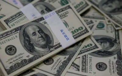 El Gobierno flexibilizó restricciones para operar con los dólares financieros