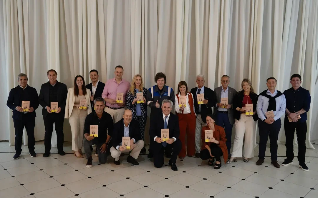 Javier Milei agradeció a sus ministros y los arengó rumbo al 2026 durante la cena en Olivos