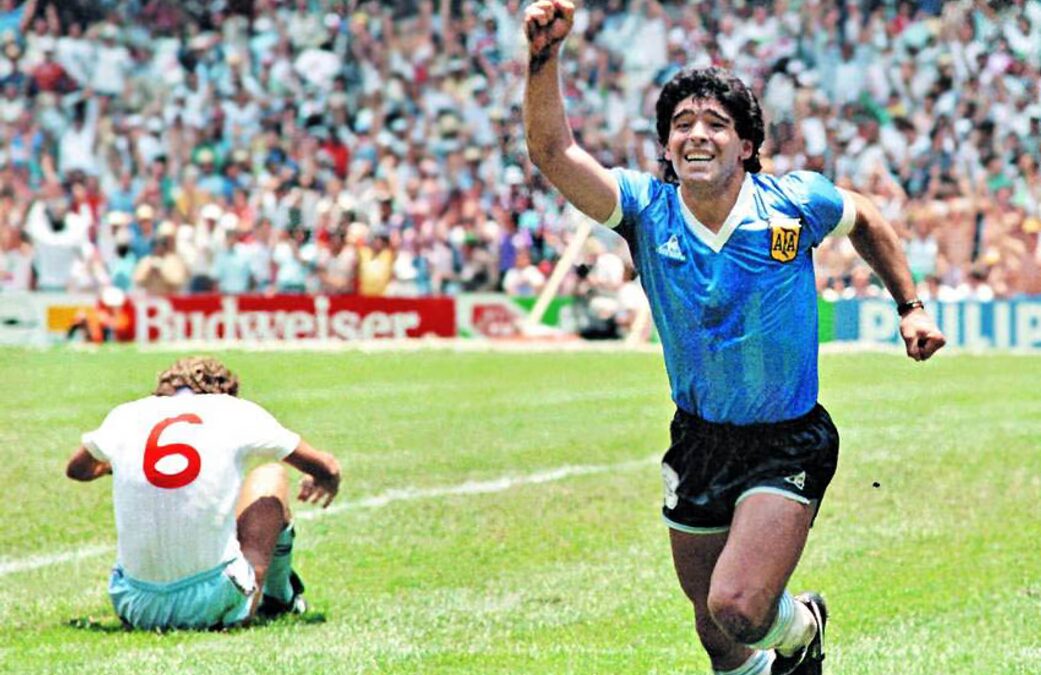 La historia de la camiseta azul con la que Argentina eliminó a Inglaterra en México 86