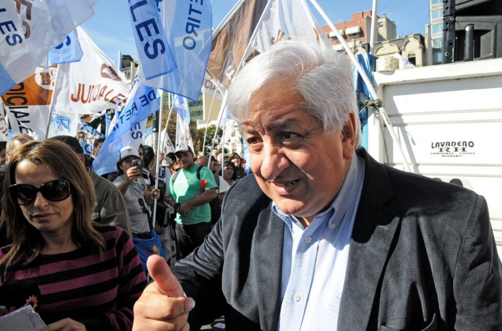 Piumato: “La reforma laboral se aprobó porque corrió la Banelco”