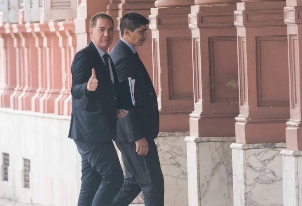 Santilli dijo que Adorni estaba “anímicamente destruido” y que el gobierno de Milei es el más reformista de la historia