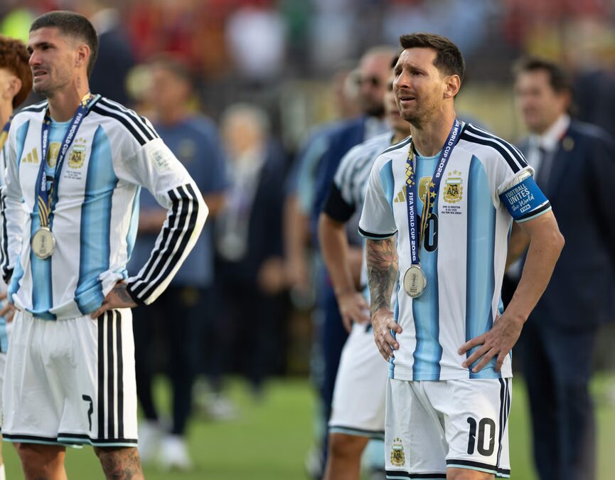 La Selección argentina regresa al país, pero sin Messi