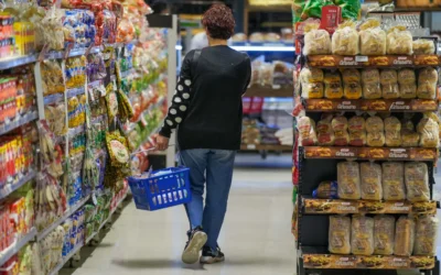 El consumo masivo volvió a caer en junio: cuánto fue el descenso en el primer semestre