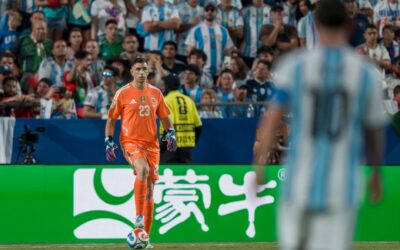 La curiosa confesión del «Dibu» Martínez sobre Messi y la Selección argentina: «Pensé que ya se había retirado»
