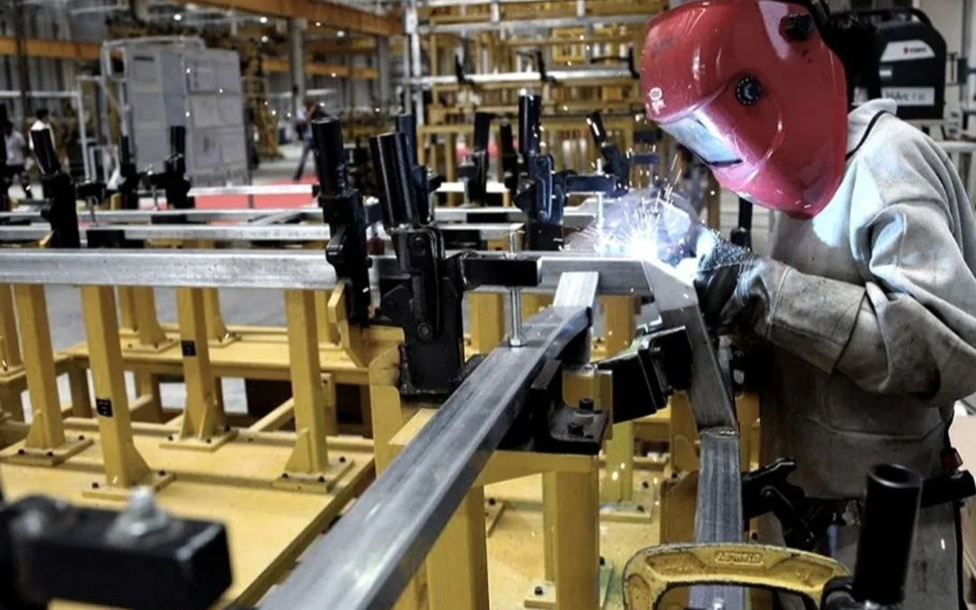 La actividad metalúrgica cayó 6,1% en agosto y tocó un nuevo piso