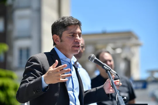 Tras lanzarse como candidato, Kicillof pide construir una “alternativa política amplia” para derrotar a Milei